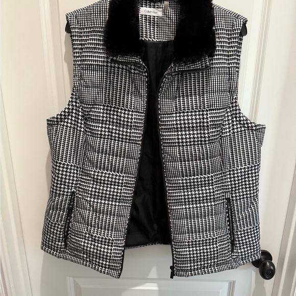 Calvin Klein Black and White Patterned Vest - Picture 1 of 5